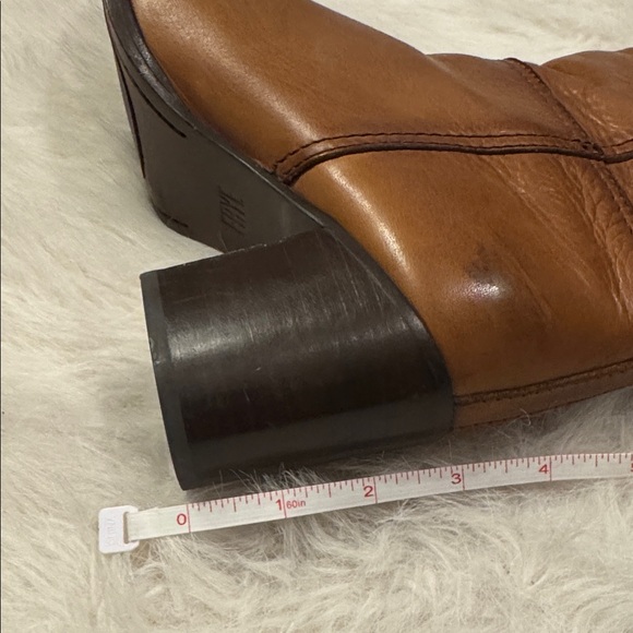 Frye Boots Cognac  size 8 pre-owned. - Picture 9 of 10